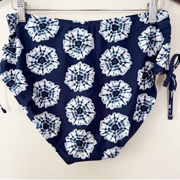 BCBG Paris Blue Tie Dye Floral Adjustable Cinched Side Swim Bottom Sz XXL NEW - Picture 8 of 9